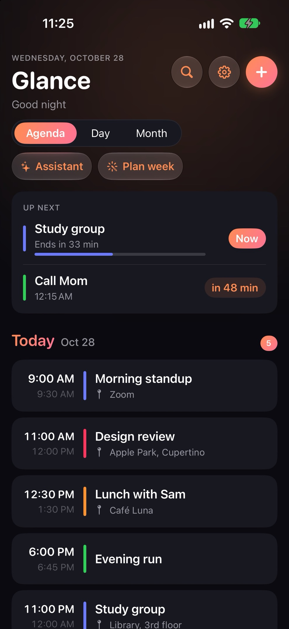 Glance agenda in dark mode with the Sunset app color